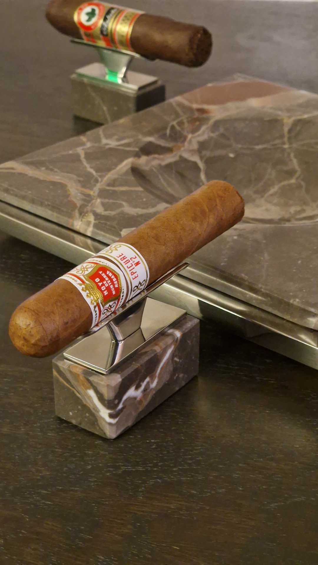 GRAY CLUB 4 X 4 WITH 4 CIGAR HOLDERS - Image 2